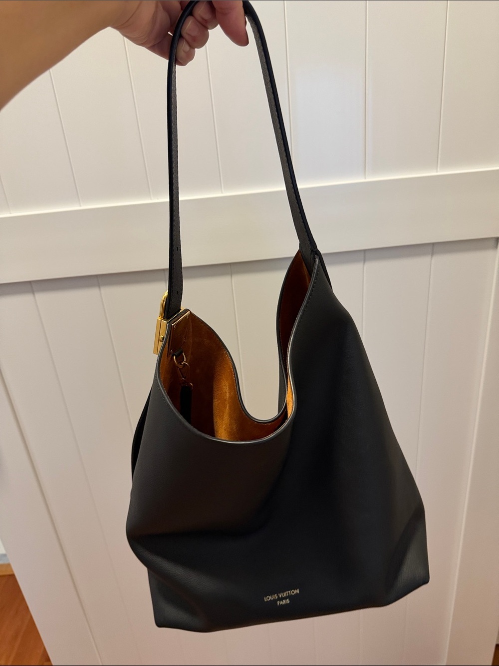 Louis Vuitton low key hobo MM - Picture 3 of 7
